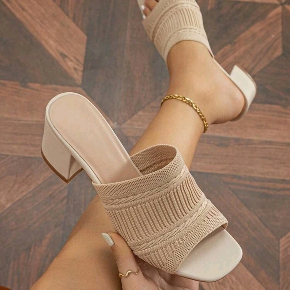 Shoes - Spring/Summer Fashionable Woven Chunky Heel Women's Camel Color Slipper